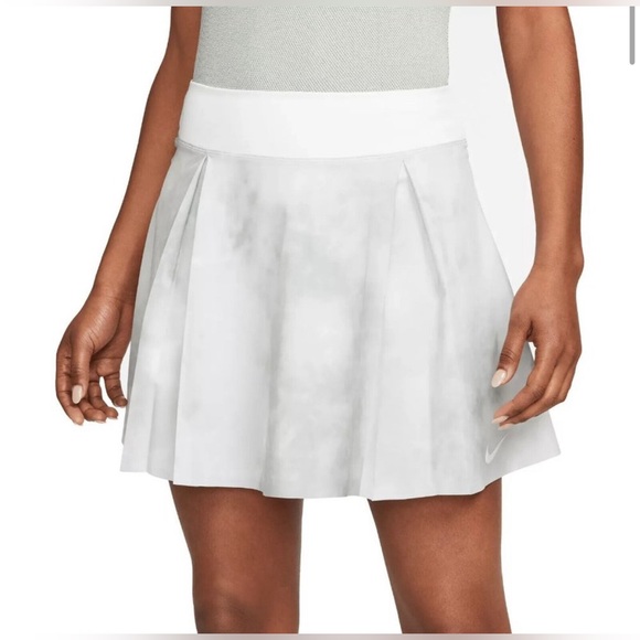 Nike Women’s Golf Skirt - Picture 1 of 10
